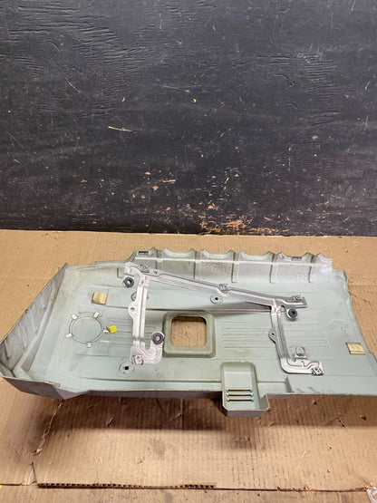 2006 to 2008 BMW 325i 530i Plastic Engine Cover Shield U6335 DG7