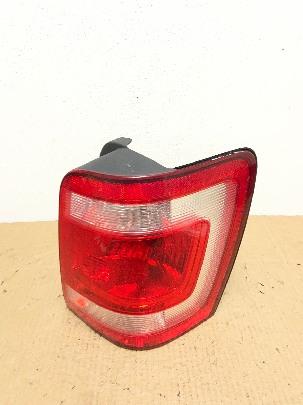 2008 to 2012 Ford Escape Right Passenger RH Side Tail Light AC4108 LK0