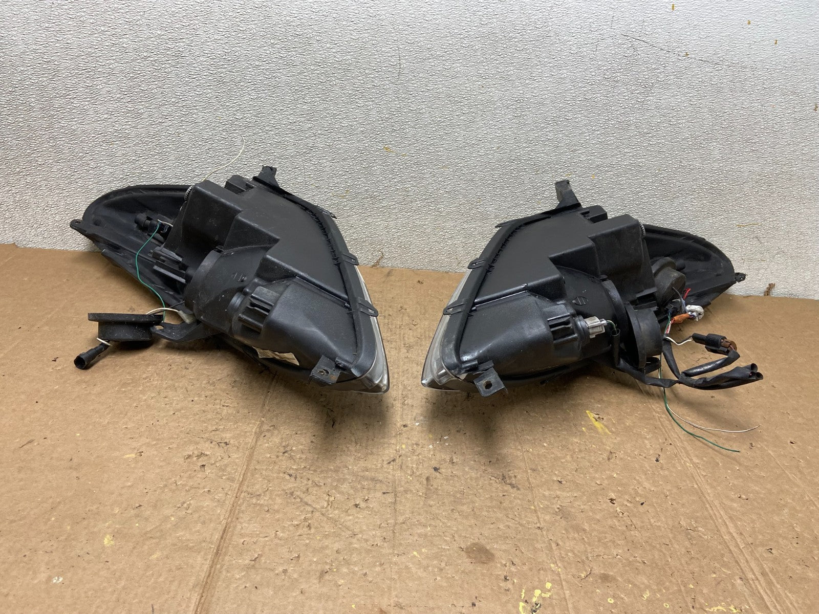 2005 - 2006 Lexus Es330 Left+Right Set Headlights LED Projector  AA4247 DG8