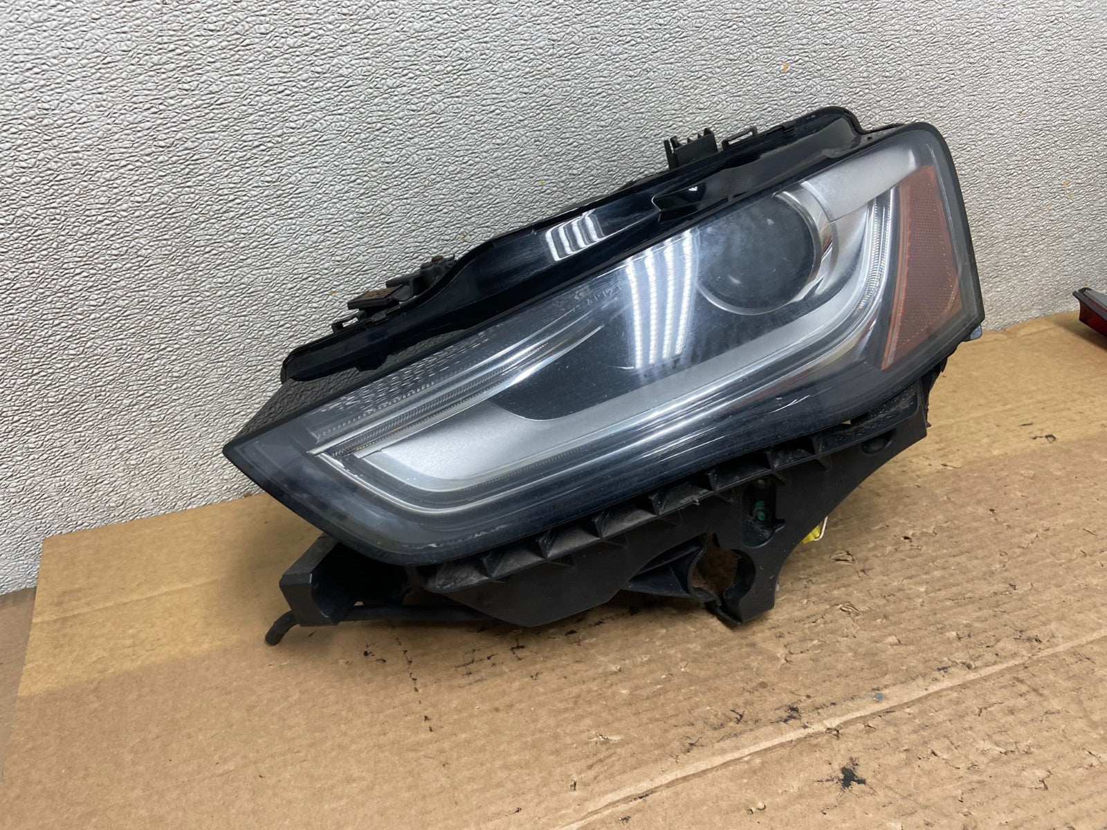 Xenon HID AFS 2013 to 2016 Audi A4 Left Driver LH Side Headlight AB3319 DW2