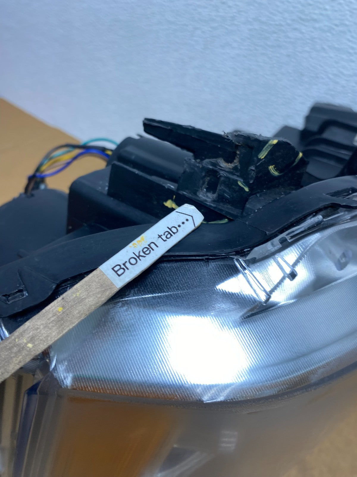 2010 to 2015 GMC Terrain Halogen Left Driver Lh Side Headlight AD8952 DW5