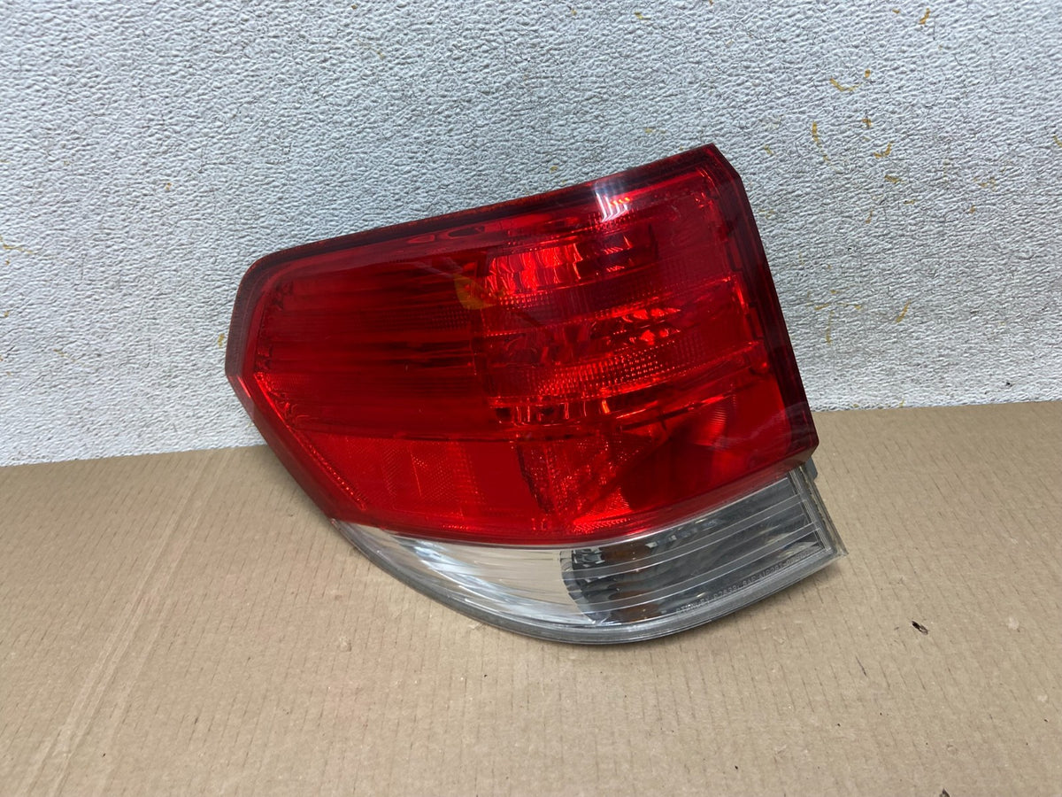 2008 2009 2010 Honda Odyssey Left Driver LH Side Tail Light AI9465 LK0