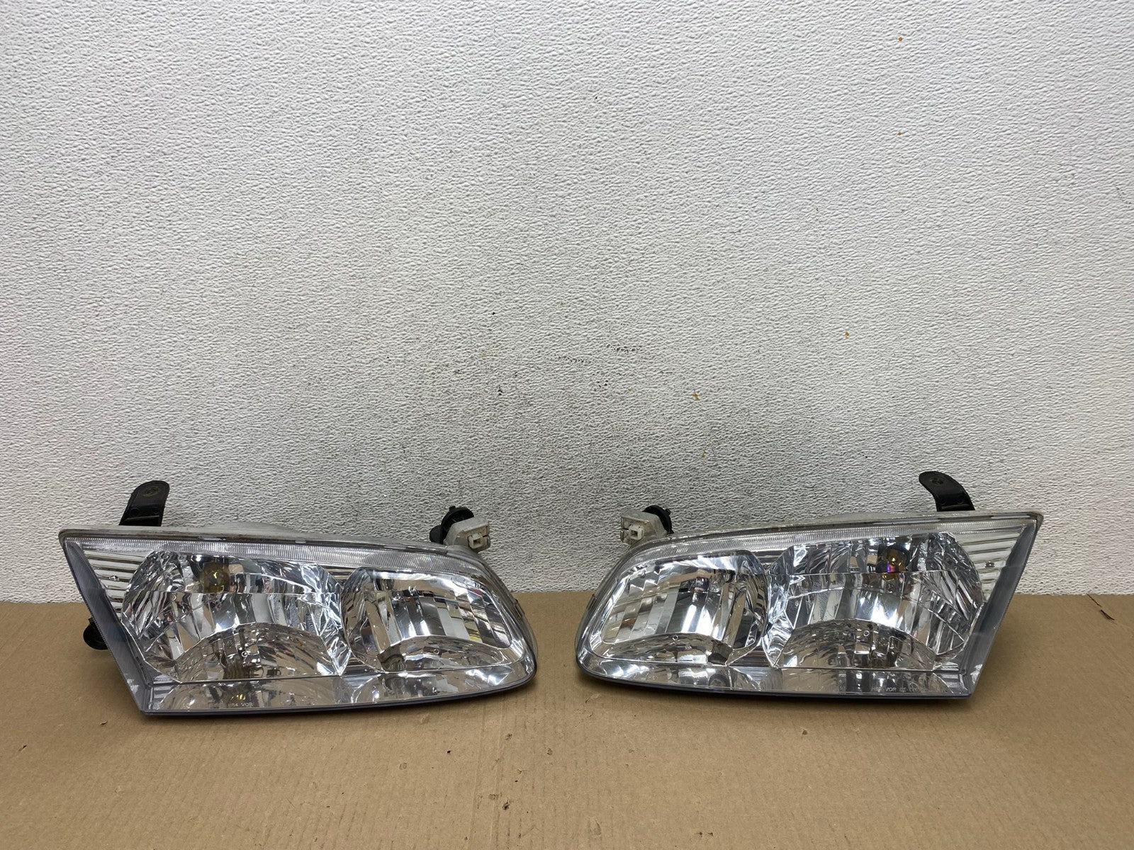 2000 to 2001 Toyota Camry Front Left+Right Side Headlights AE9486 LK0