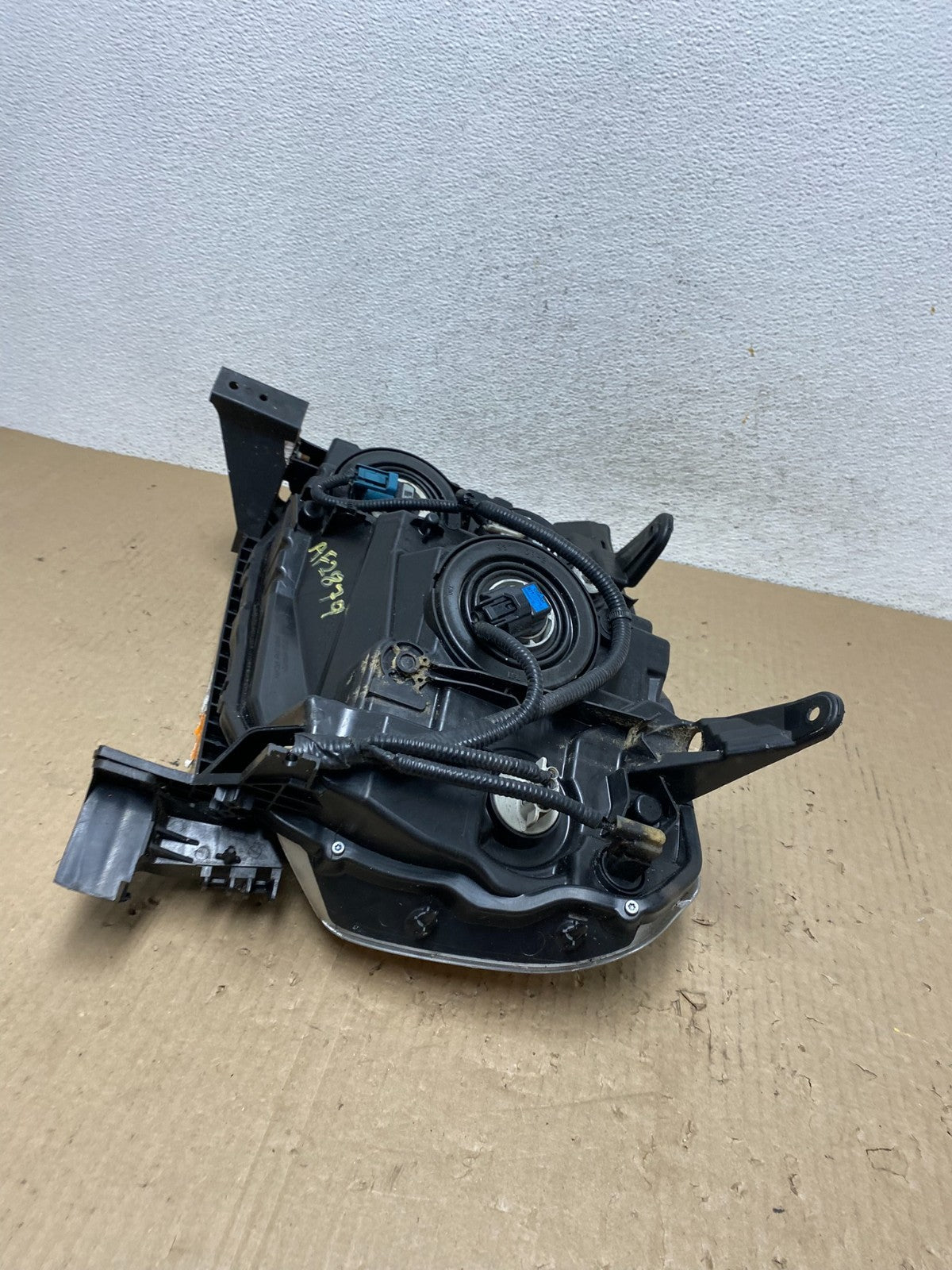 2009 2010 2011 Honda Pilot Right Passenger RH Halogen Headlight AF2879 DW6