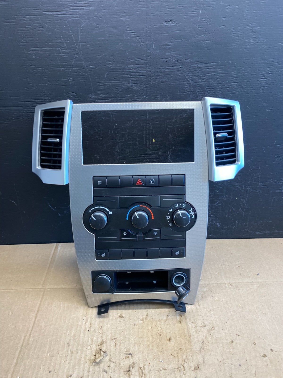 2008 2009 2010 Jeep Commander Grand Cherokee A/C Climate Control Bezel AC4818 DG0
