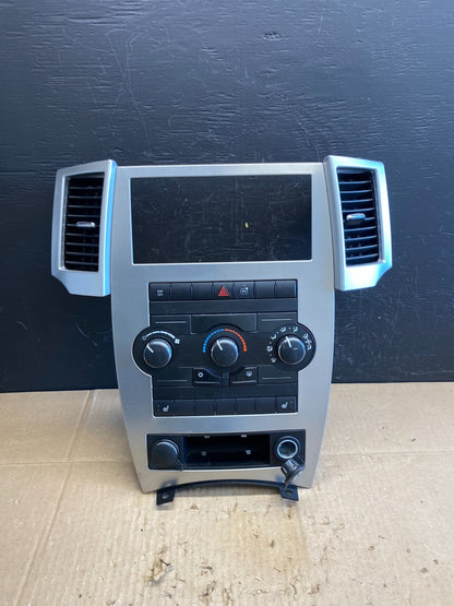 2008 2009 2010 Jeep Commander Grand Cherokee A/C Climate Control Bezel AC4818 DG0