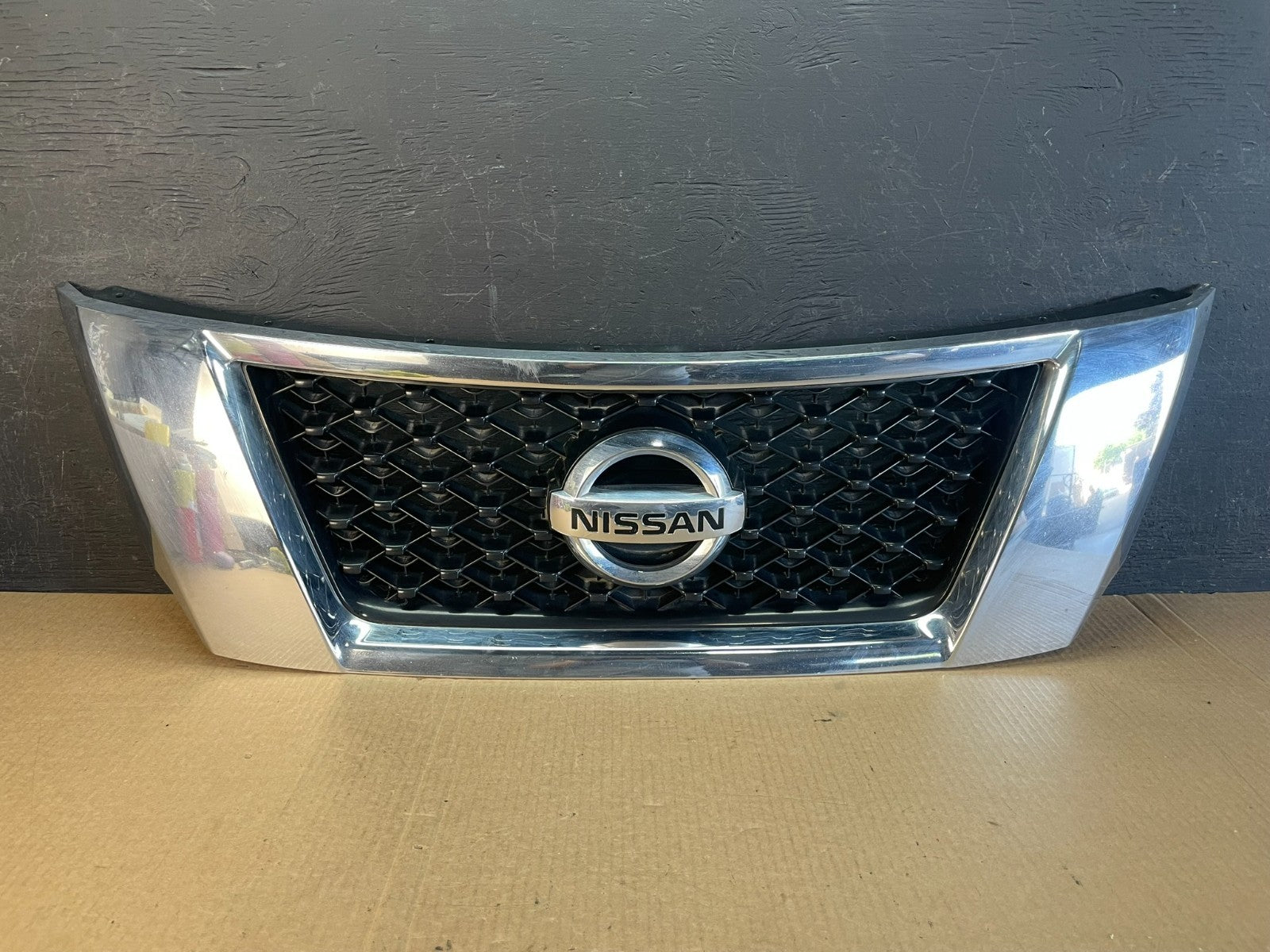 2013 - 2016 Nissan Pathfinder Front Upper Chrome Grill Grille AF3725 DG0