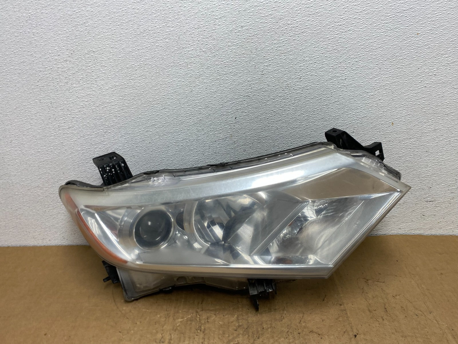 2012 to 2017 Nissan Quest Right Passenger RH Headlight Halogen AD1435 DW0