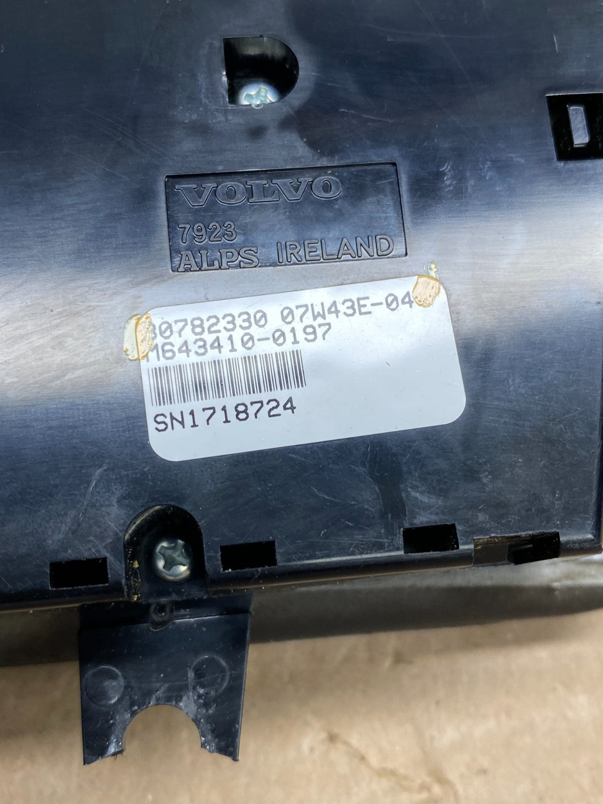 2003-2013 Volvo XC90 Center A/C Climate Control Radio Panel Bezel AG6382 DG7