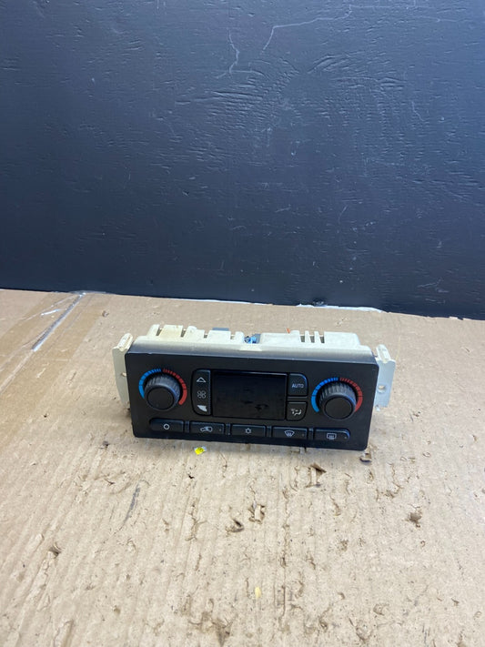 2001 - 2007 GMC Chevrolet Express 1500 Climate Control A/C AB5725 DG0