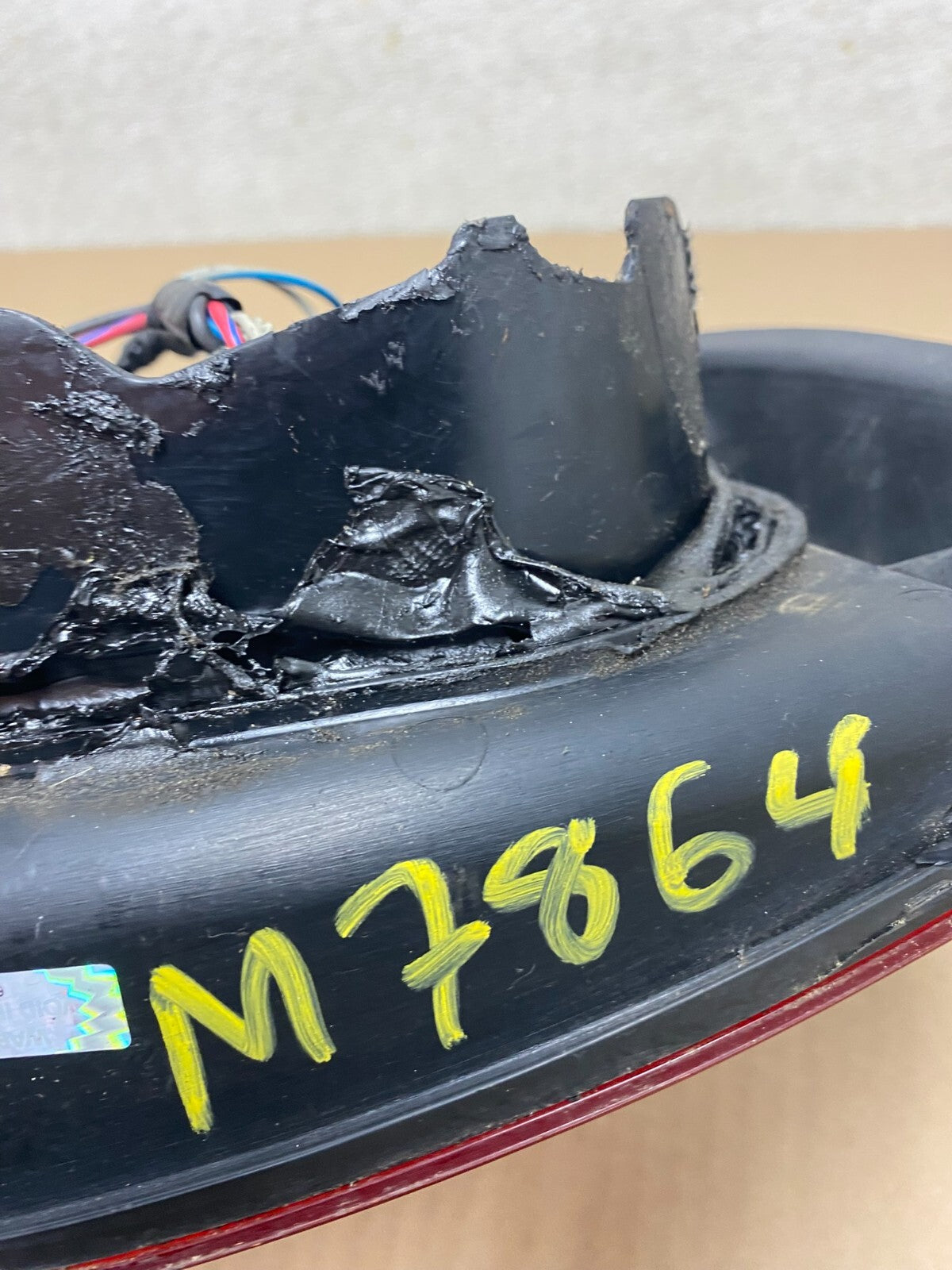 2000 to 2001 Nissan Maxima Right Passenger Rh Side Tail Light OEM M7864 DW8