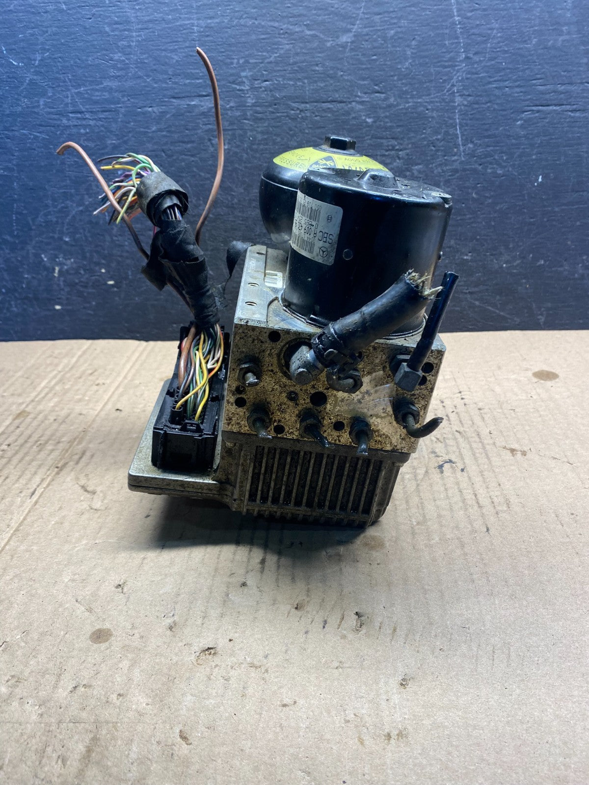 2003-2006 Mercedes E320 E350 E500 ABS Anti Lock Brake Pump Module af6920 DG3
