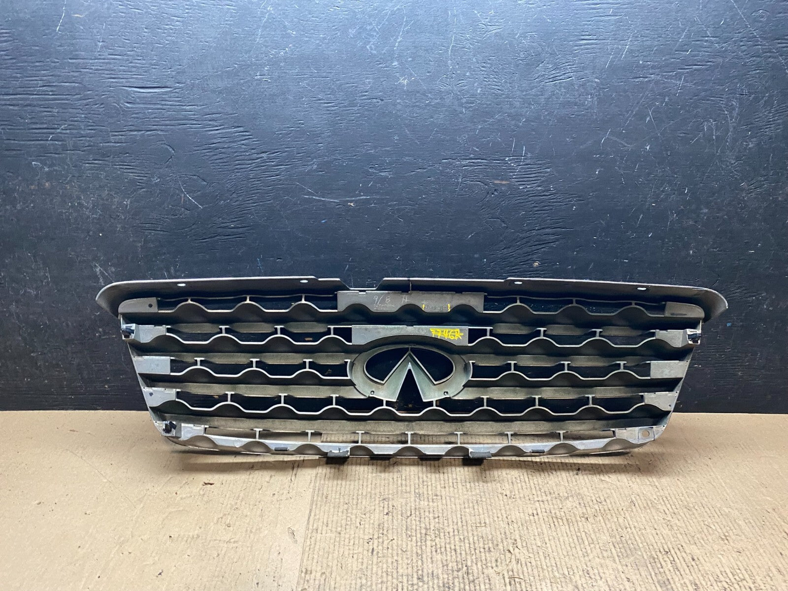 2003 2004 2005 Infiniti FX35 Grill Grille W/ Emblem N3290 DG5