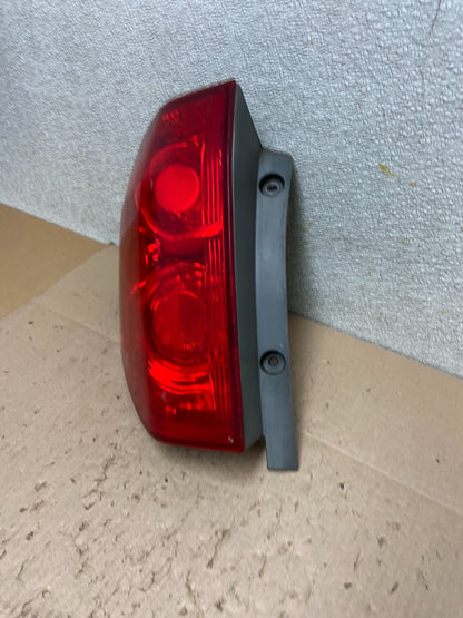 2003 2004 2005 Honda Pilot Left Driver LH Side Tail Light Z6422 DW1