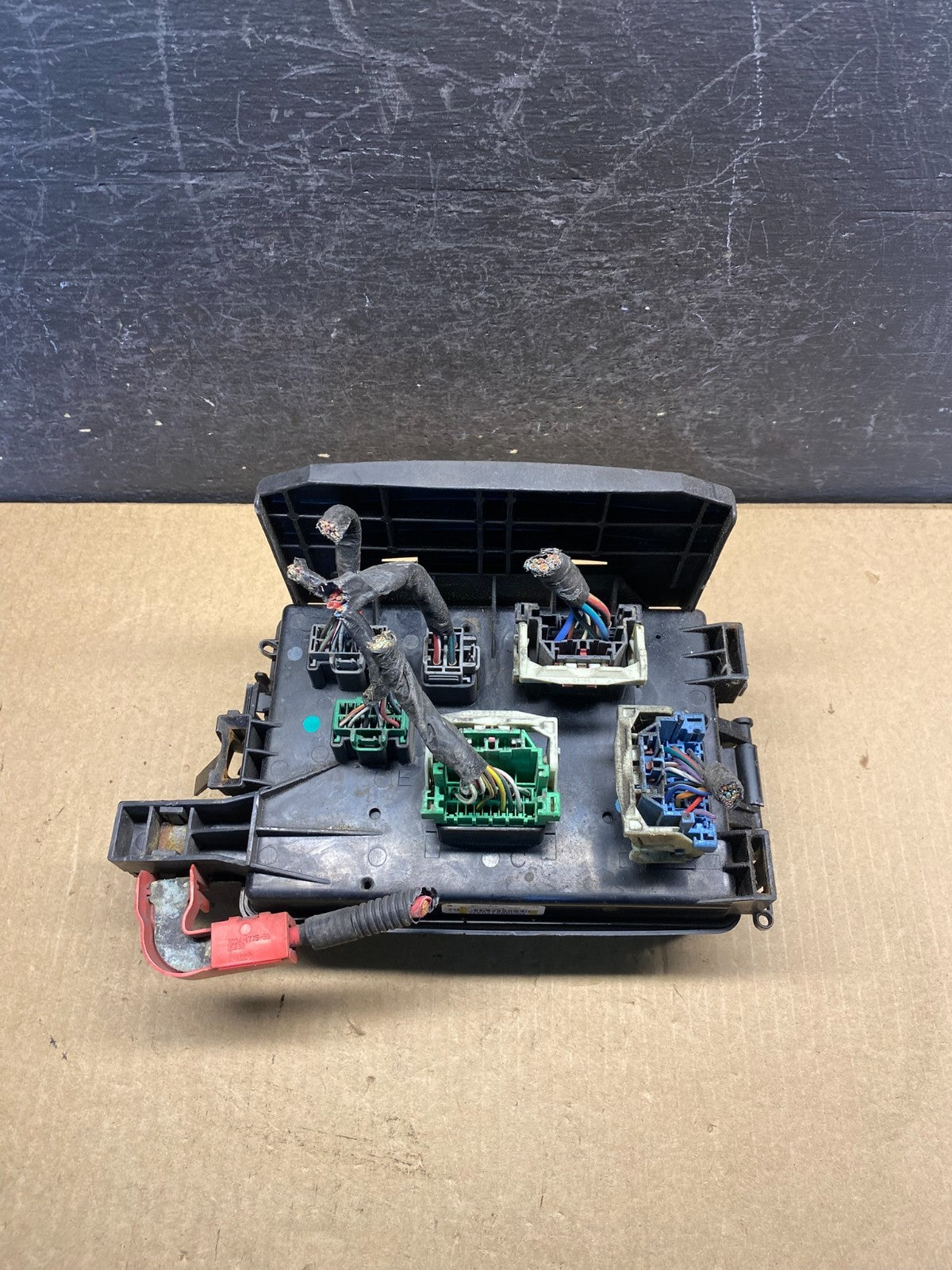 2008 2009 Chrysler 300 Charger Totally Integrated Module Fuse Box AG7059 DG0