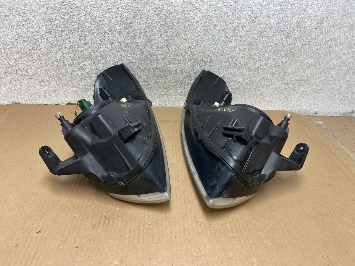 2004 - 2006 Nissan Sentra Halogen Left+Right Headlights AH3044 DW11