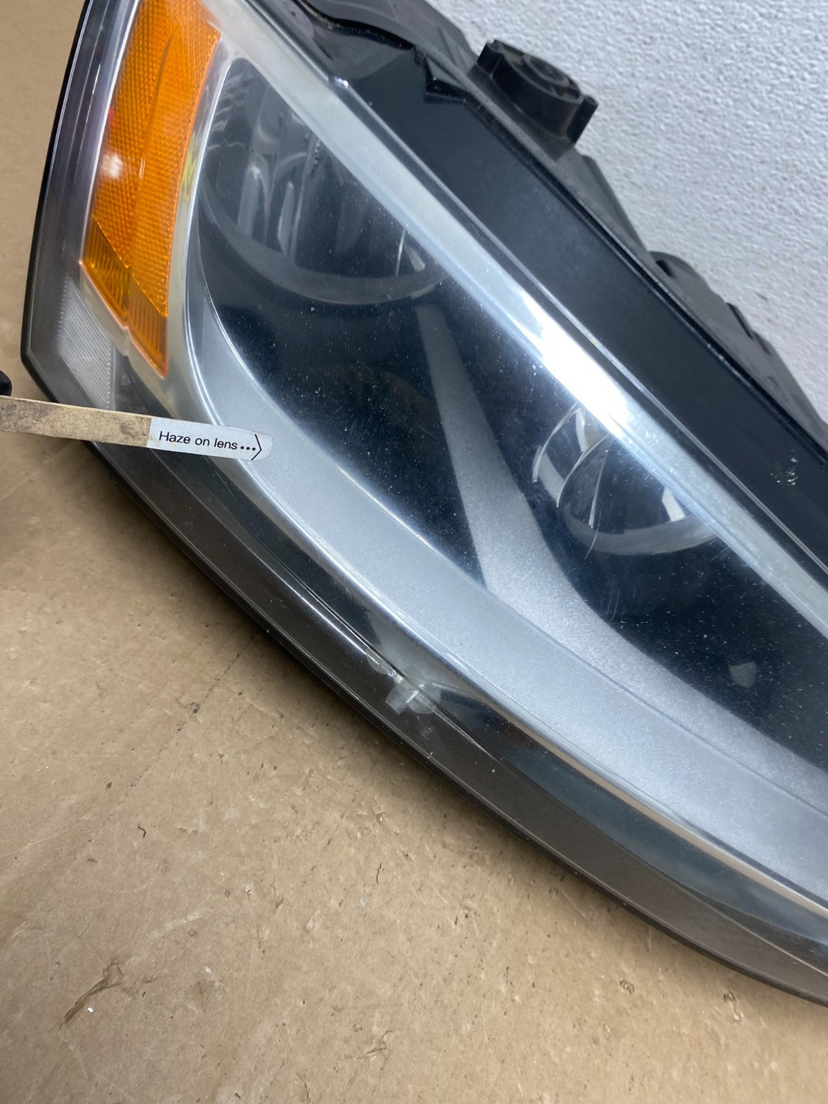 2011 to 2014 Volkswagen Jetta Right Passenger RH Headlight Halogen AC5728 DW4
