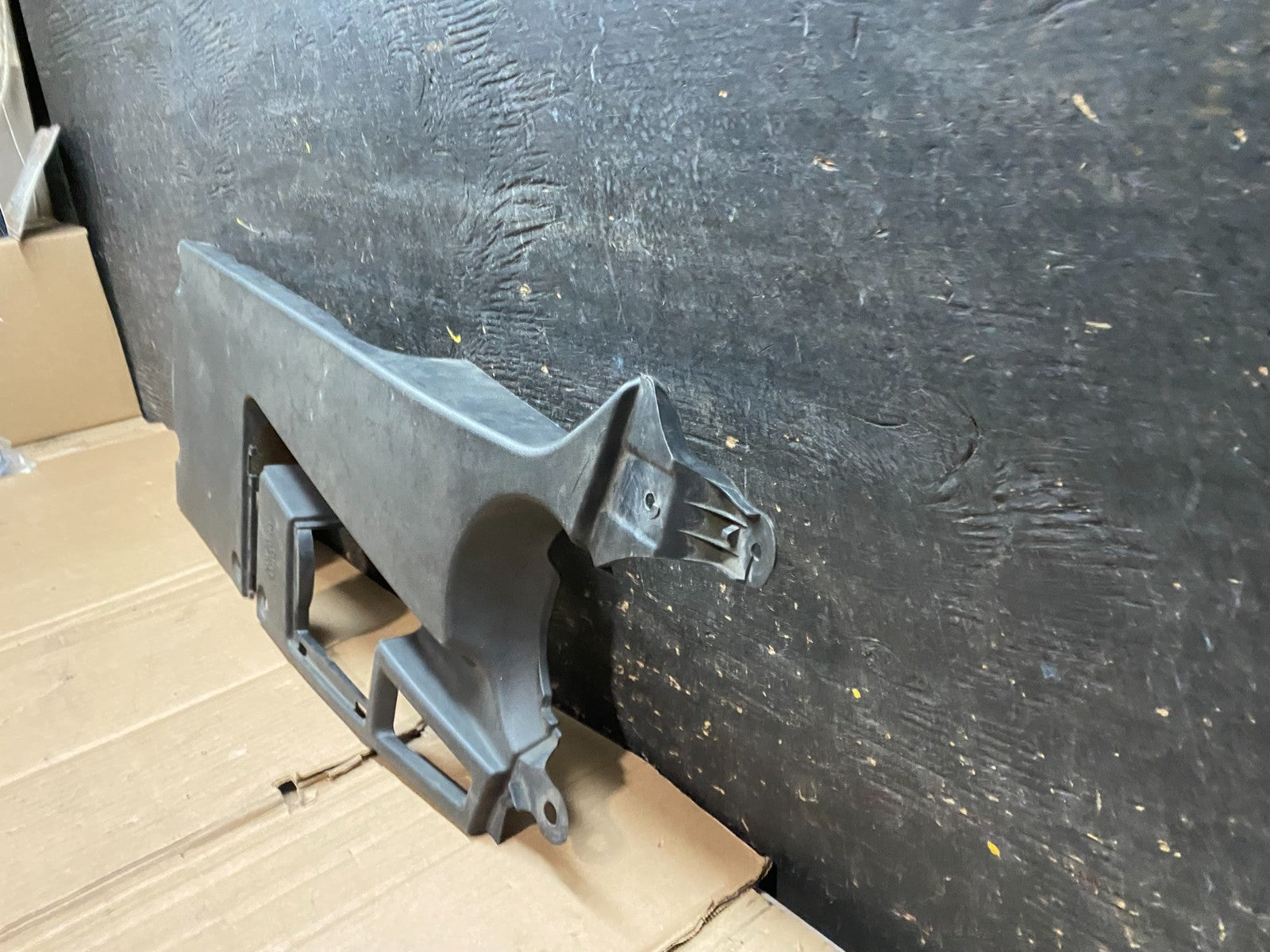 2007 to 2009 Lexus ES350 Side Engine Room Cover 53795-33010 OEM W4687 DG1
