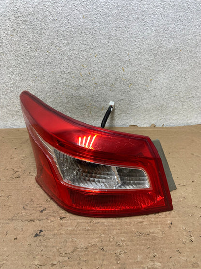 2016 2017 2018 Nissan Sentra Left Driver LH Side Tail Light AH9150 LK0