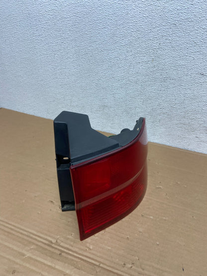 1999 2000 2001 Honda Odyssey Right Passenger Side Tail Light AD4188 DG2