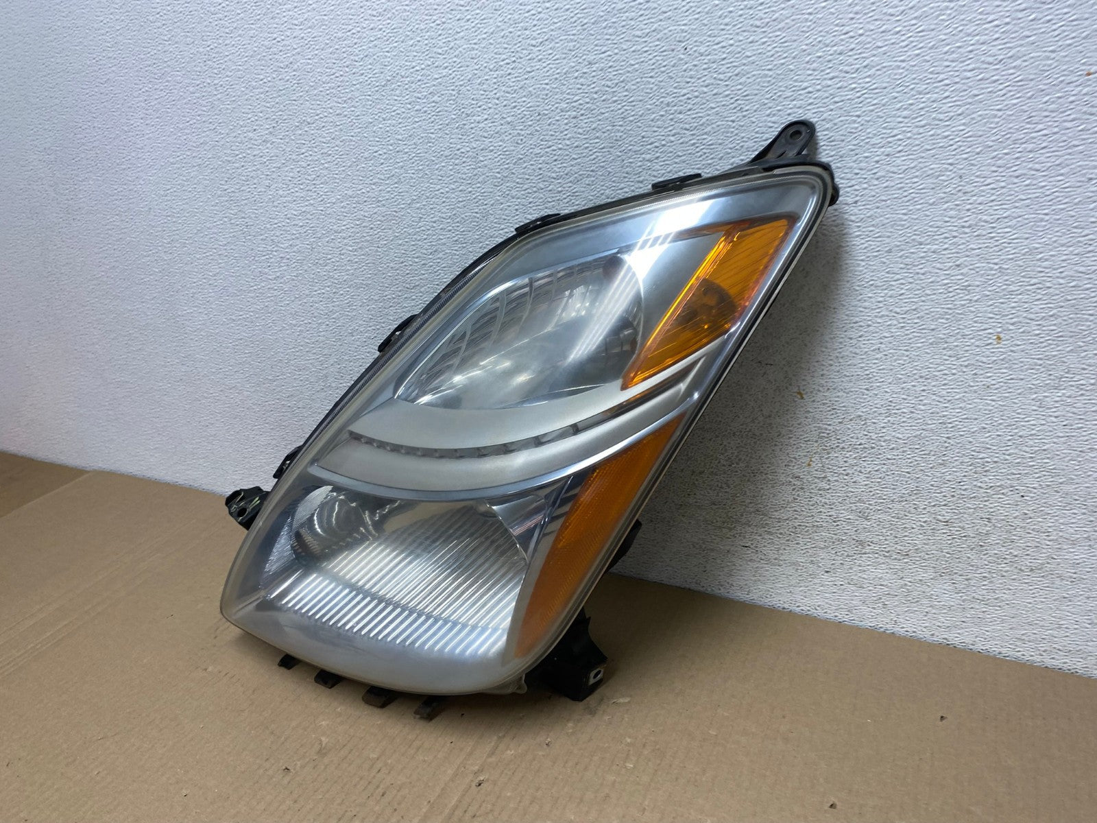2006-2009 Toyota Prius Left Driver LH Side Blue Headlight Halogen AE9495 LK1