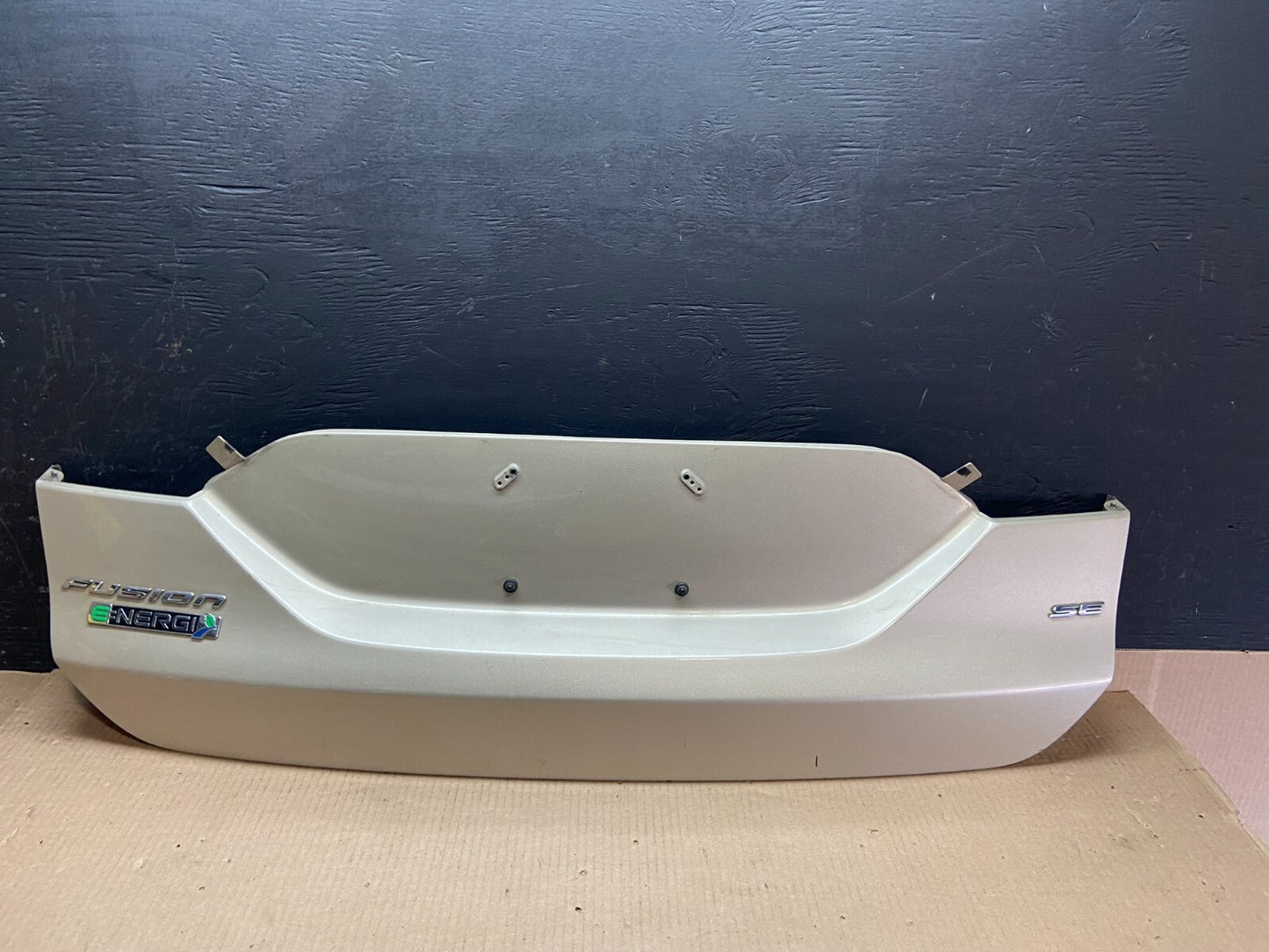 2013 to 2016 Ford Fusion Trunk Tail Gate Panel Molding License Trim OEM E8553 DG0
