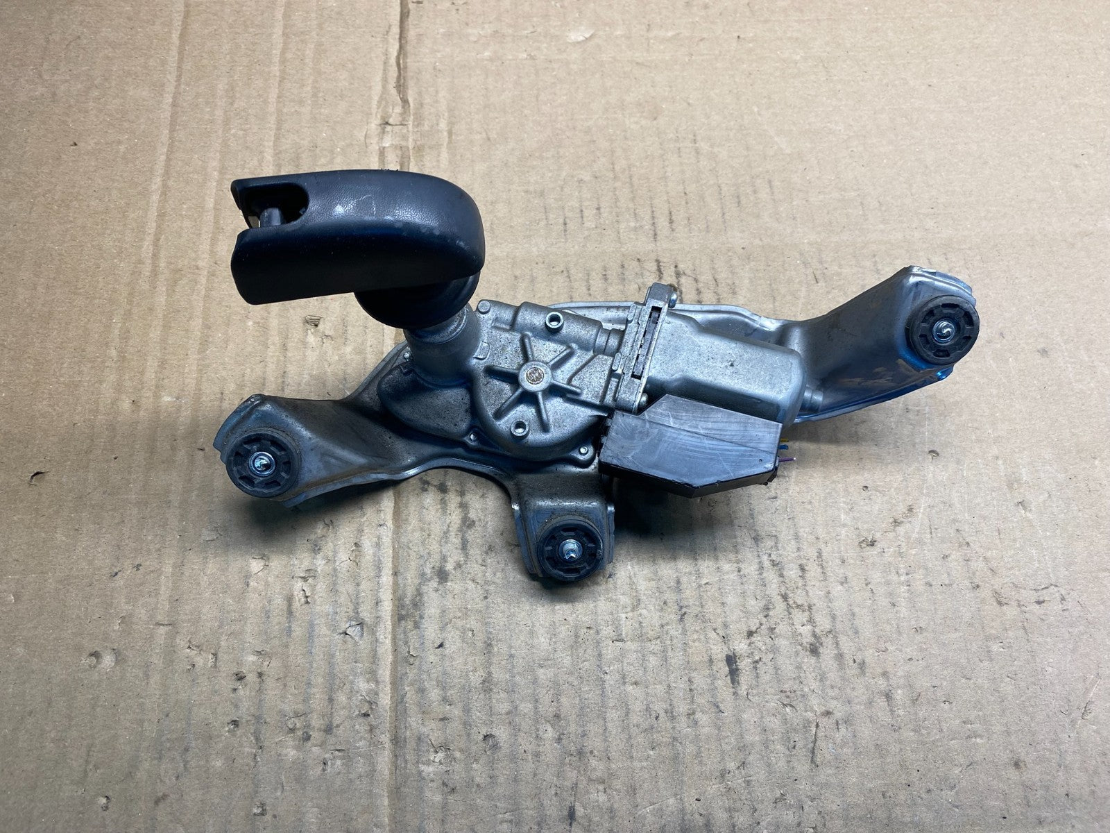 2012 to 2017 Toyota Prius V Rear Wiper Windshield Motor aa7774 DG0