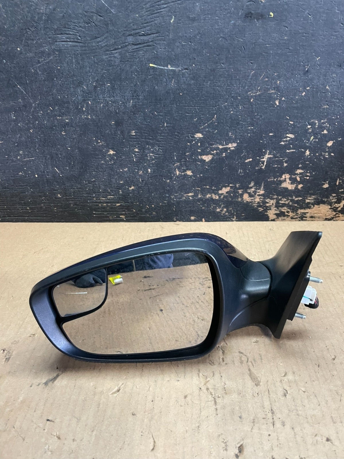 2011-2013 Hyundai Elantra Left Driver View Door Trn Sig Mirror OEM AA2374 MS8