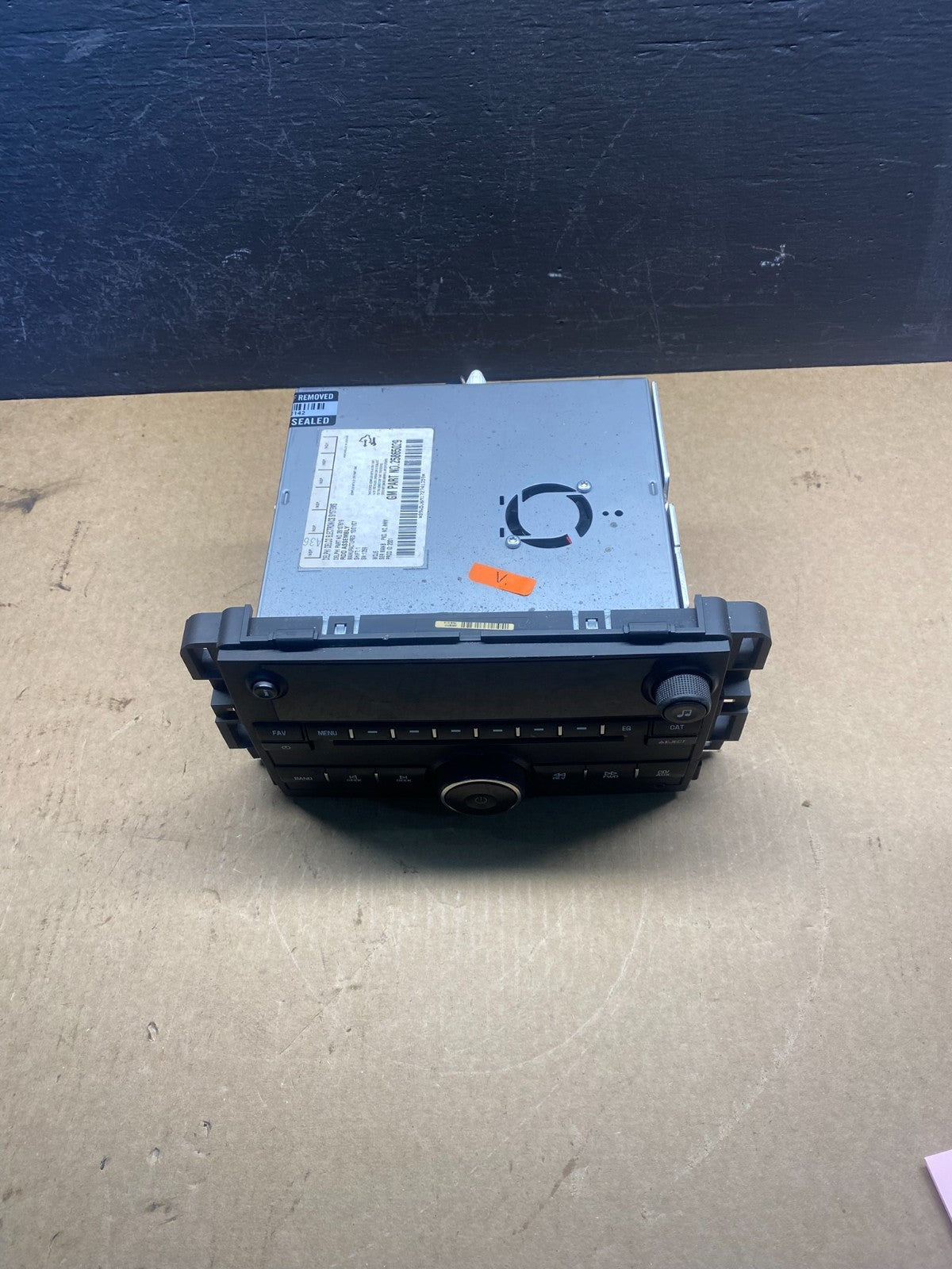 1996- 2005 Chevrolet GMC Safari Astro AM FM Radio Stereo ac8943 DG3