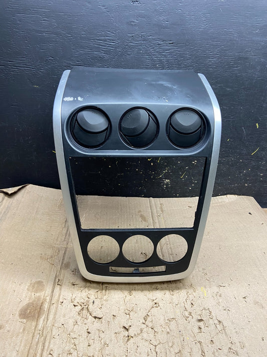 2007 - 2009 Mazda CX-7 Radio Dash TrimClimate Control  Bezel W/Vent  x6390 DG0