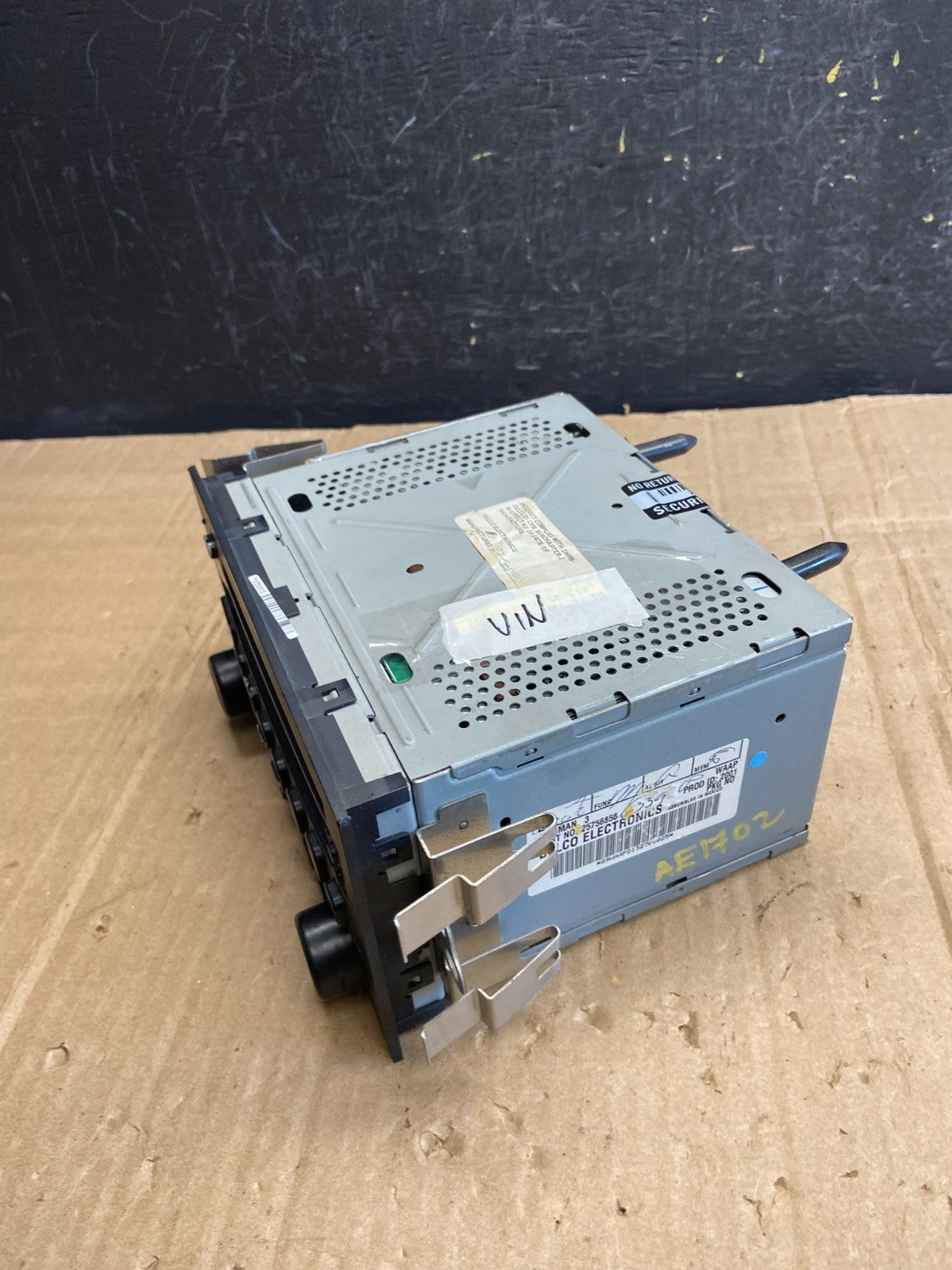 2003 to 2005 Buick Lesabre AM/FM Stereo Cassette Radio AE1702 DG3