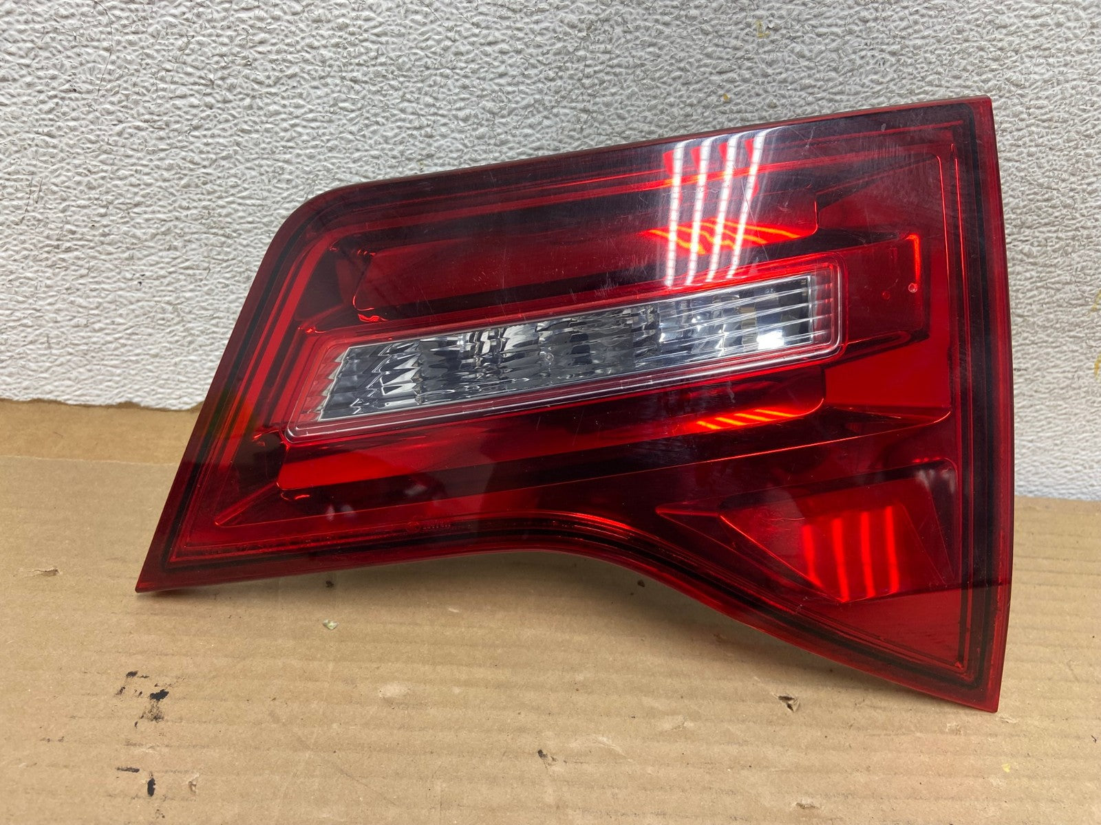 2010 - 2013 Acura Mdx Right Passenger Rh Side Inner Tail Light AH0597 LK0