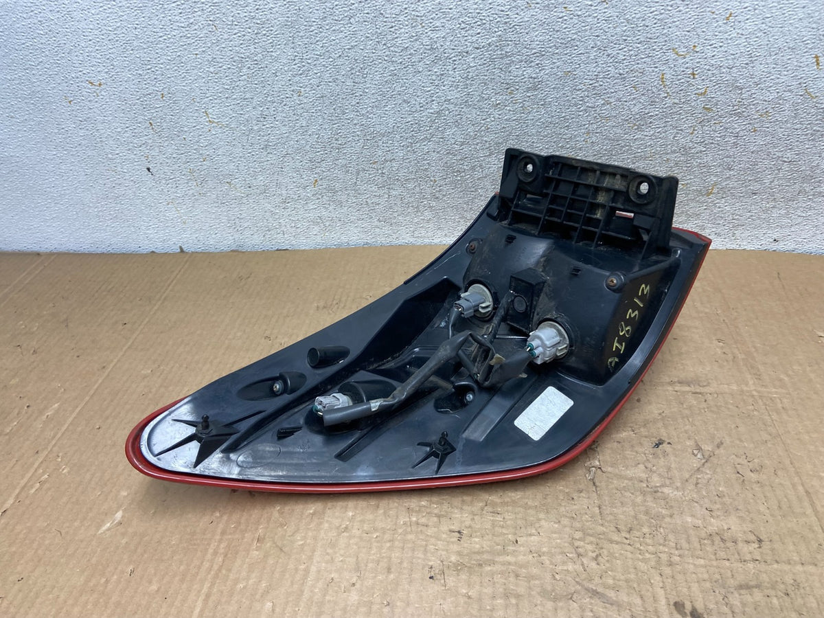 2017 - 2020 Nissan Pathfinder Right Passenger RH Tail light AI8313 DW5