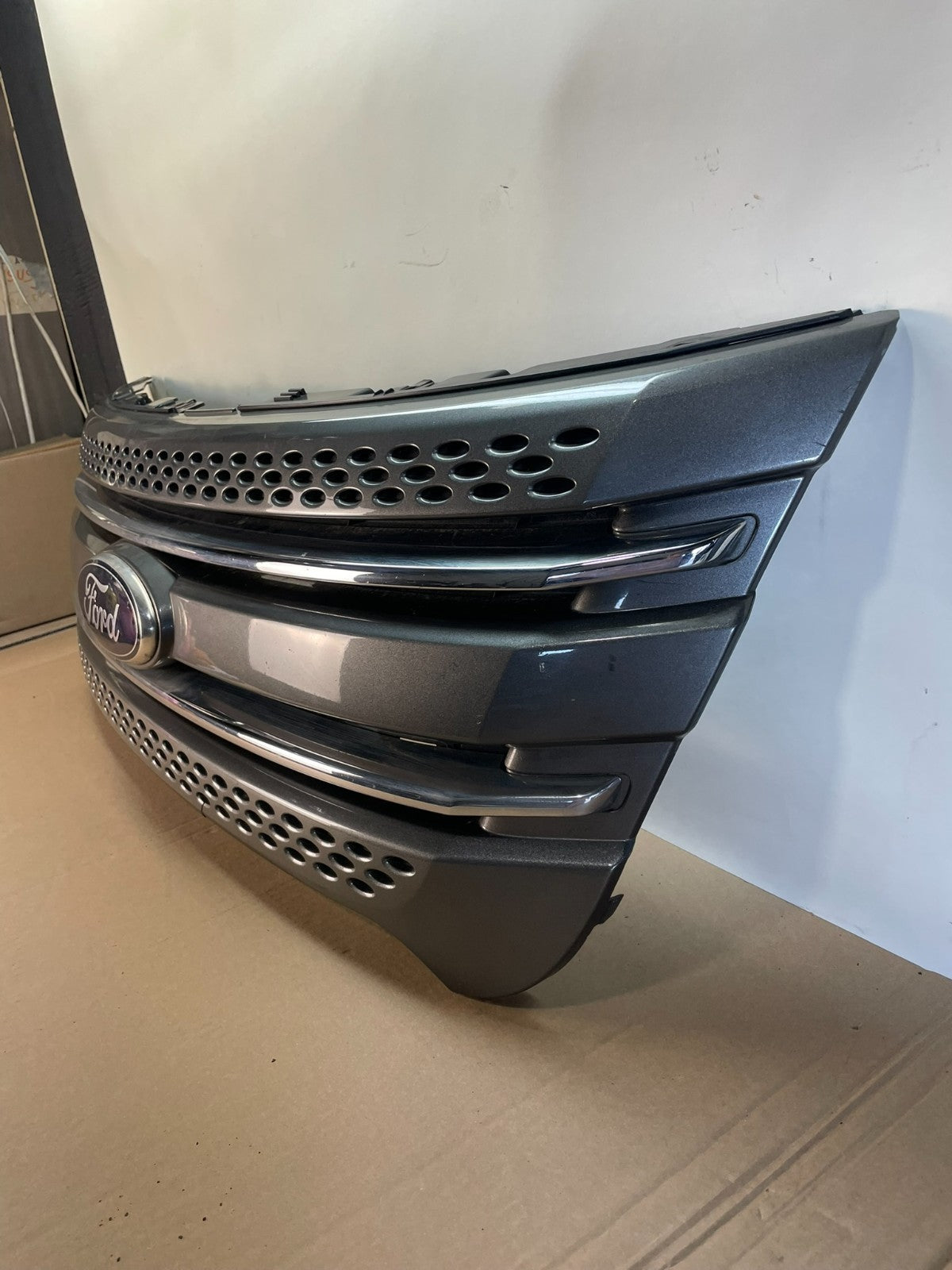 2011 to 2015 Ford Explorer Upper Front Grill Grille ai0629 DG1