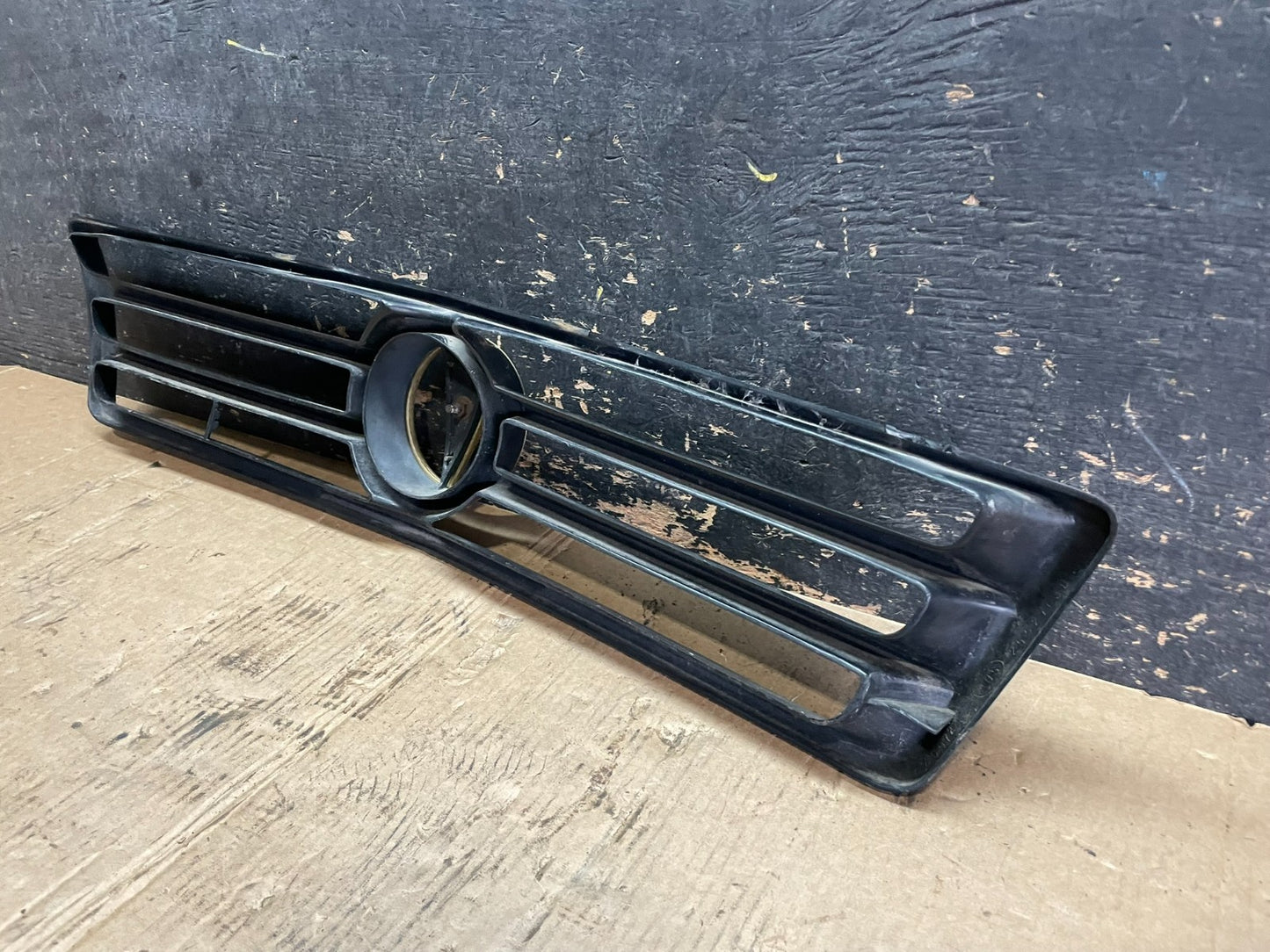 1990 to 1991 Pontiac Bonneville Front Grill Grille Z5849 PS6