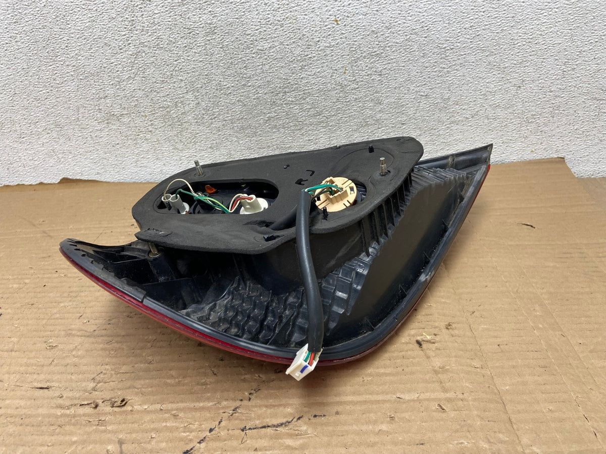 2002 2003 2004 Toyota Camry Tail Light Right Passenger Rh Side AG9076 LK5