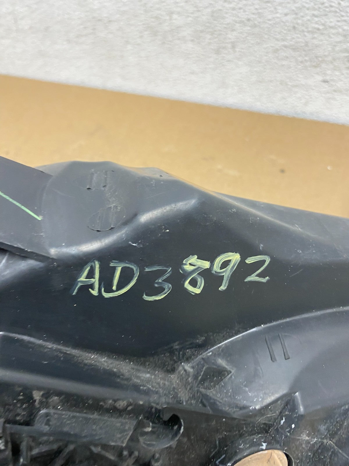 2009 - 2010 Mazda 6 Left Driver LH Side Halogen Headlight AD3892 DW9