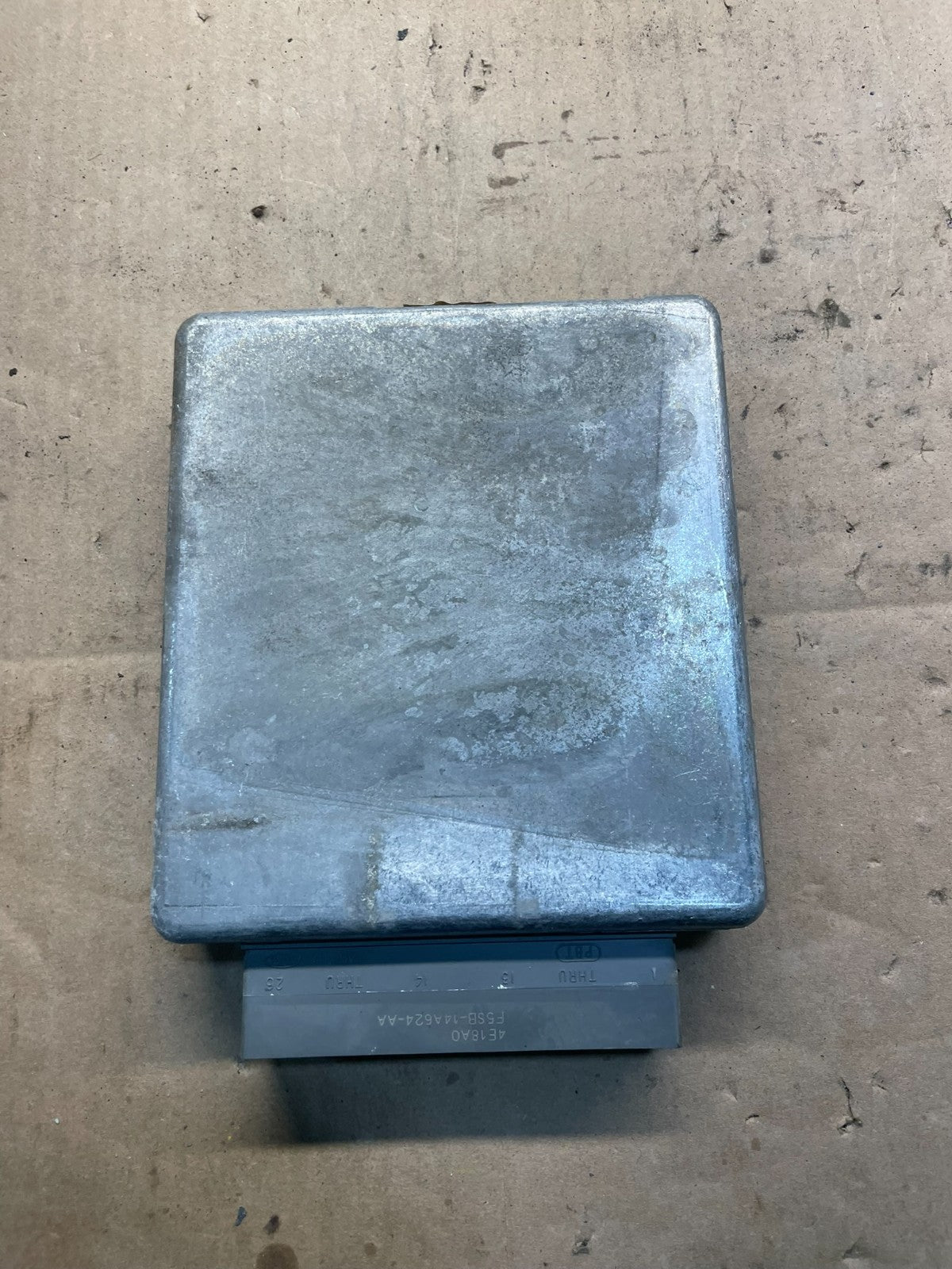 2004 Ford E-Series Van 5.4L Engine Control Module 4c2a-12a650-afd S8145 DG2