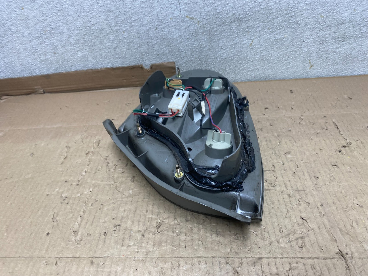 2002 2003 Nissan Maxima Left Driver Lh Side Tail Light U3157 DW6