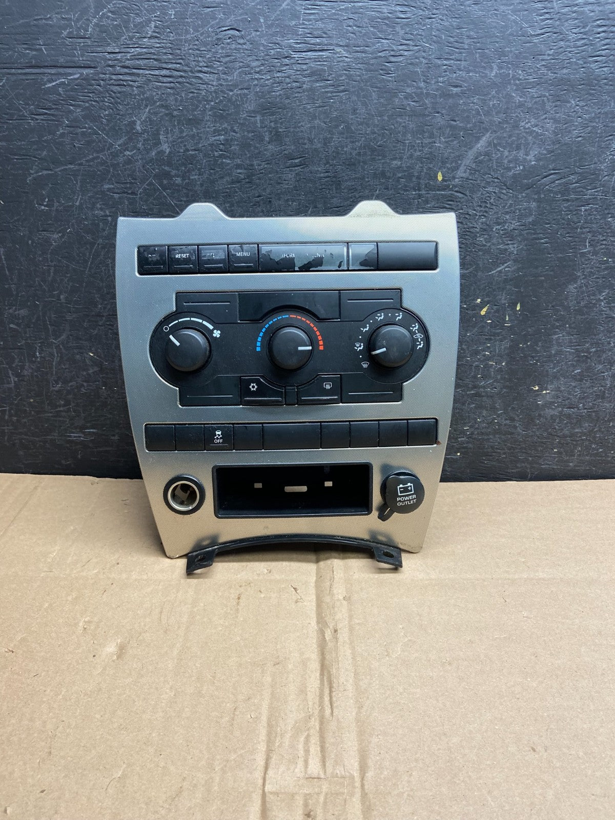 2005 2006 2007 Jeep Commander Grand Cherokee A/C Climate Control Bezel ai5997 DG0