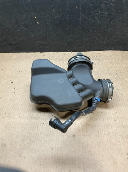 2020 to 2022 Ford Explorer OEM Air Right Intake Cleaner Inlet OEM j0666 DG10