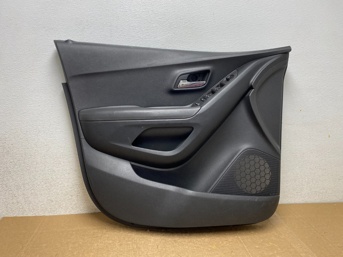 2015 - 2016 Chevrolet Trax Front Left Driver Side Panel Door Trim O6524 DG0