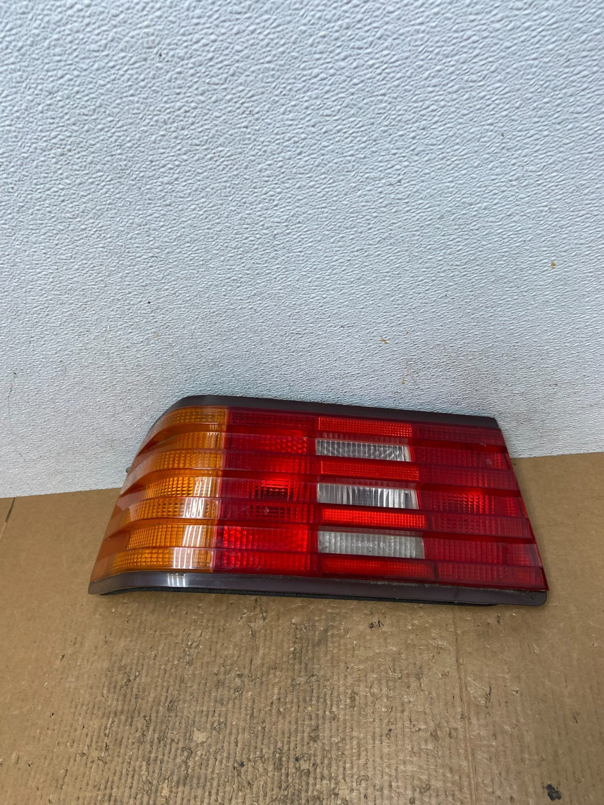 1990 - 1995 Mercedes R129 SL500 SL600 Rear Left Driver Side Tail Light AE2643 DG0