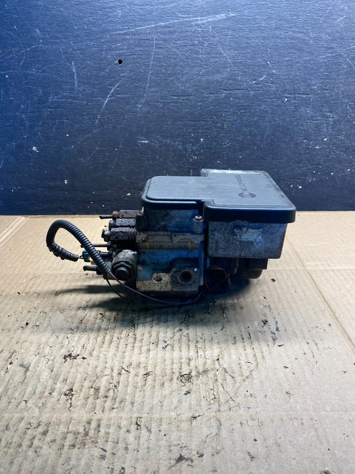 1998 to 1999 Chevrolet Suburban Anti-Lock Brake Pump/Module 12765501 AB27875