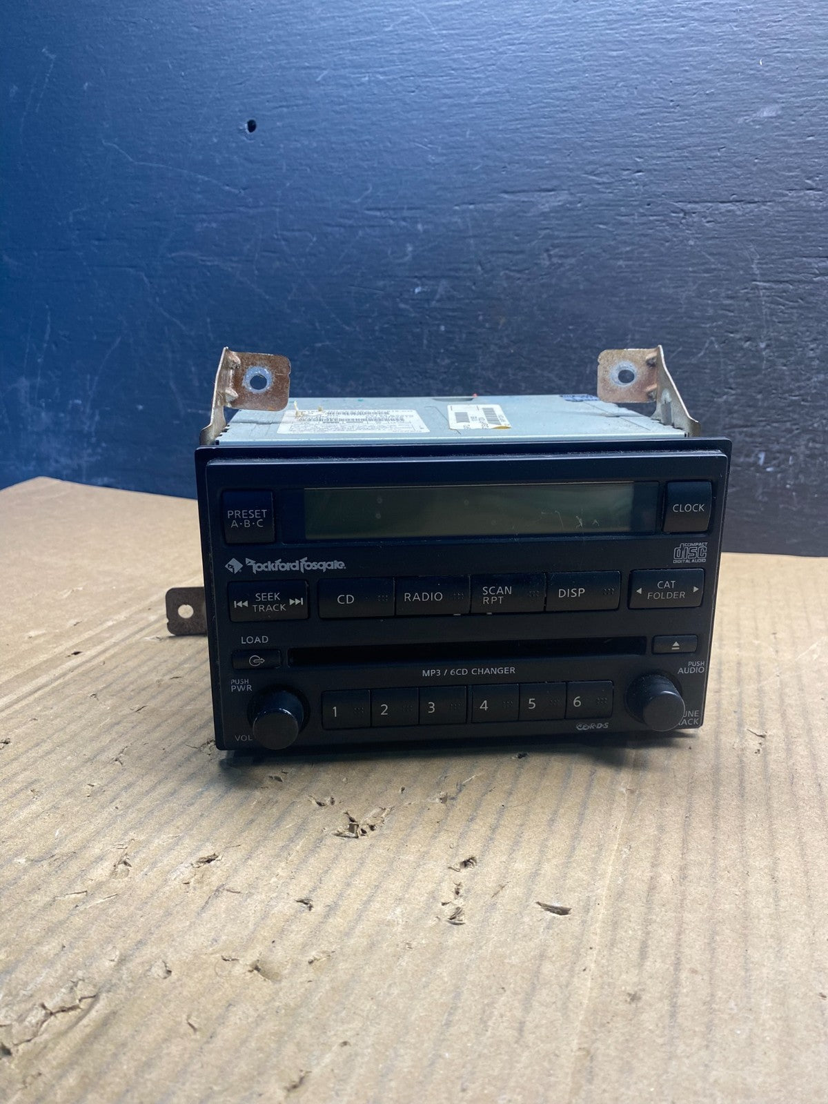 2005 to 2007 Nissan Xterra AM FM CD Player Radio Receiver AD1729 DG0