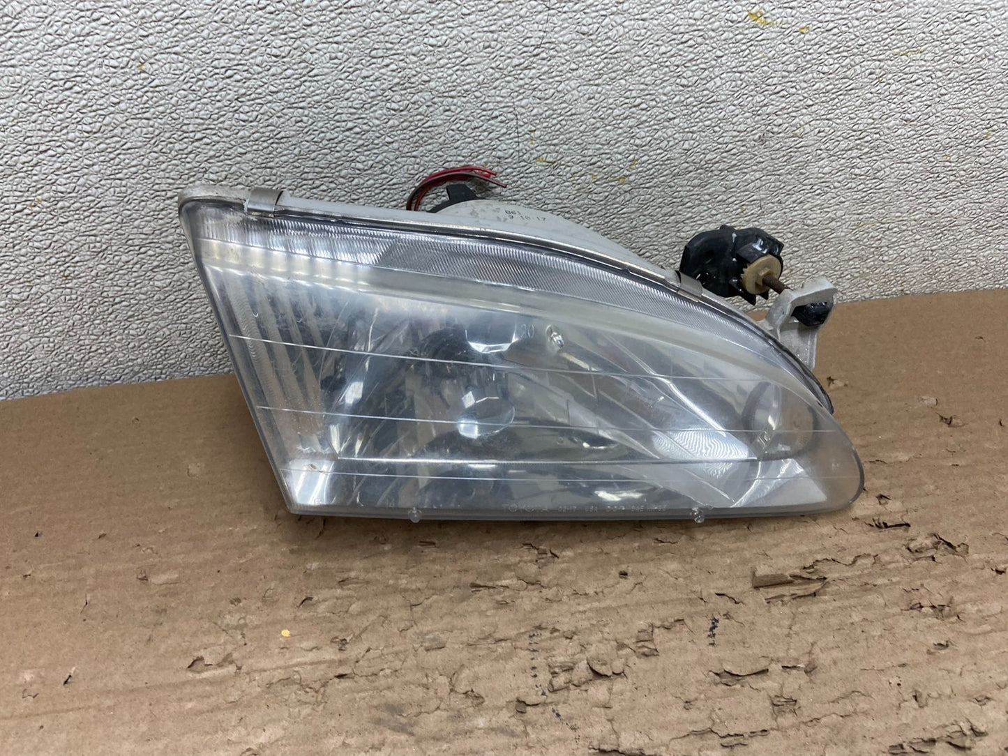 1998 to 2000 Toyota Corolla Front Right Passenger RH Headlight AB1662 DW0