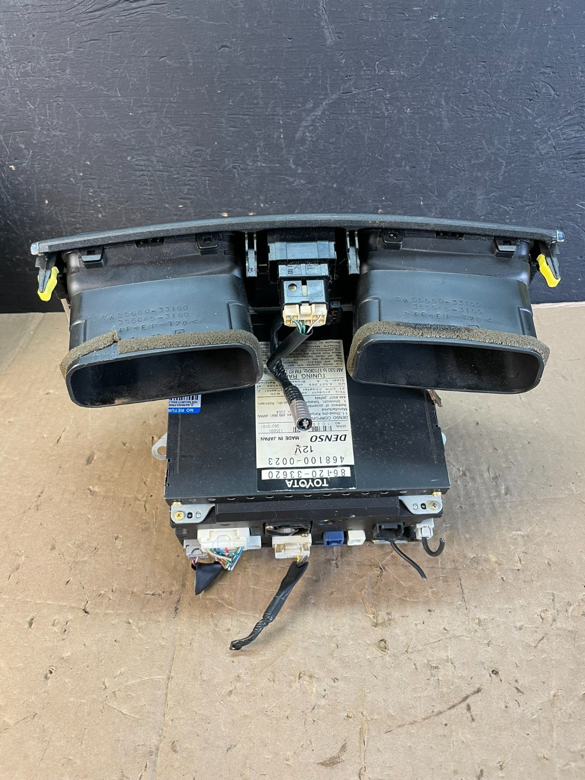 2004 to 2006 Lexus ES330 Es300 Radio Screen Receiver CD Air Vent AD5925 DW10