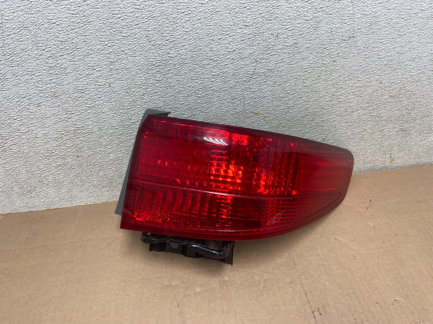2005 Honda Accord Right Passenger Side Rh Tail Light Oem R1388 DW0