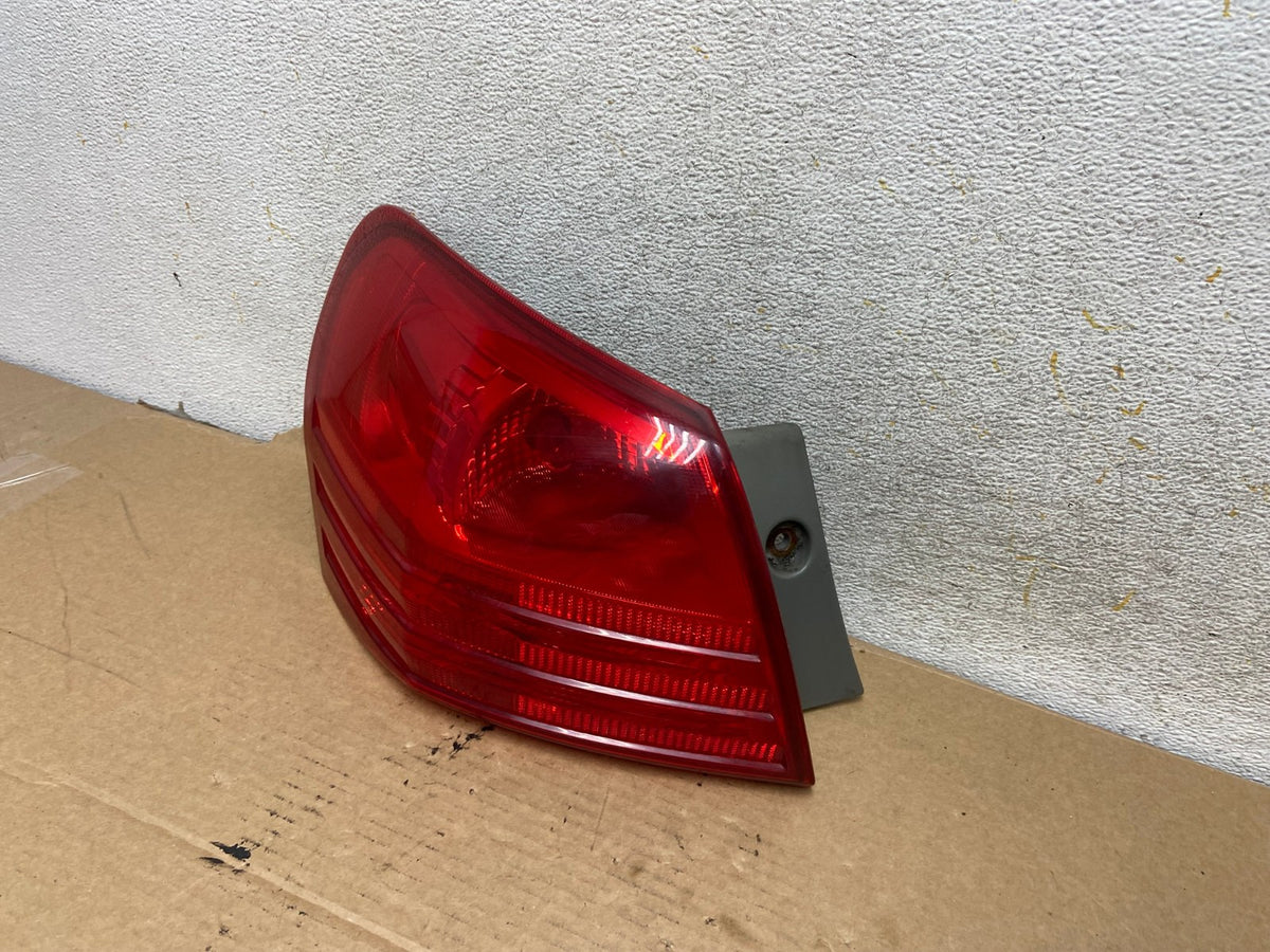 2008 to 2015 Nissan Rogue Left Driver Lh Side Tail Light AH7808 LK2