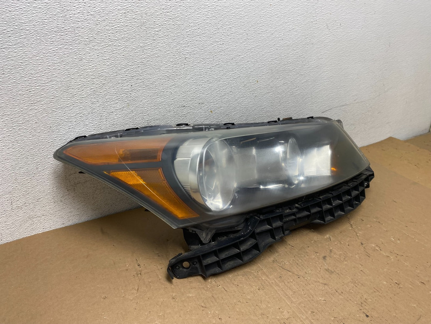 2008 to 2012 Honda Accord Sedan Right Passenger RH Headlight AD8071 DW2